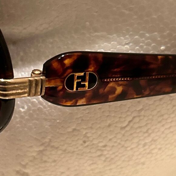 Fendi Women's Dark Tortoise Shell Sunglasses Round Brown Animal Print FS 114 - Picture 5 of 11
